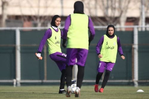 مشکلات فوتبالیست های زن ایران
